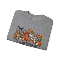 "This Mama Loves Her Pumpkins" Unisex Heavy Blend™ Crewneck Sweatshirt