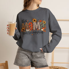 "This Mama Loves Her Pumpkins" Unisex Heavy Blend™ Crewneck Sweatshirt
