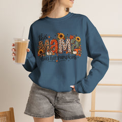 "This Mama Loves Her Pumpkins" Unisex Heavy Blend™ Crewneck Sweatshirt