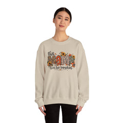 "This Mama Loves Her Pumpkins" Unisex Heavy Blend™ Crewneck Sweatshirt