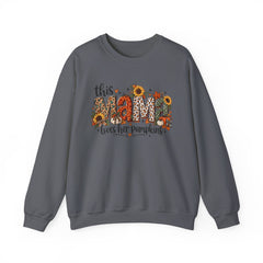 "This Mama Loves Her Pumpkins" Unisex Heavy Blend™ Crewneck Sweatshirt